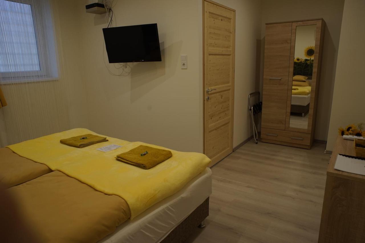 Csengo Vendeghaz Hotell Kiskoros Eksteriør bilde
